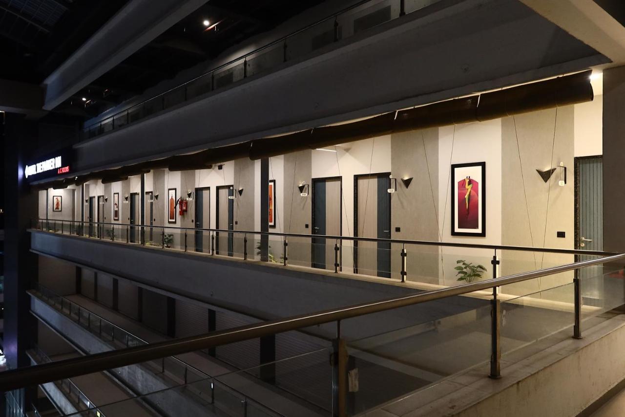 Hotel The Parker Inn By Kbnt Group Surat Esterno foto