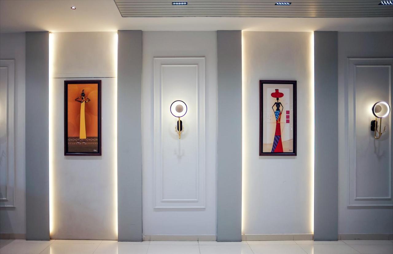 Hotel The Parker Inn By Kbnt Group Surat Esterno foto