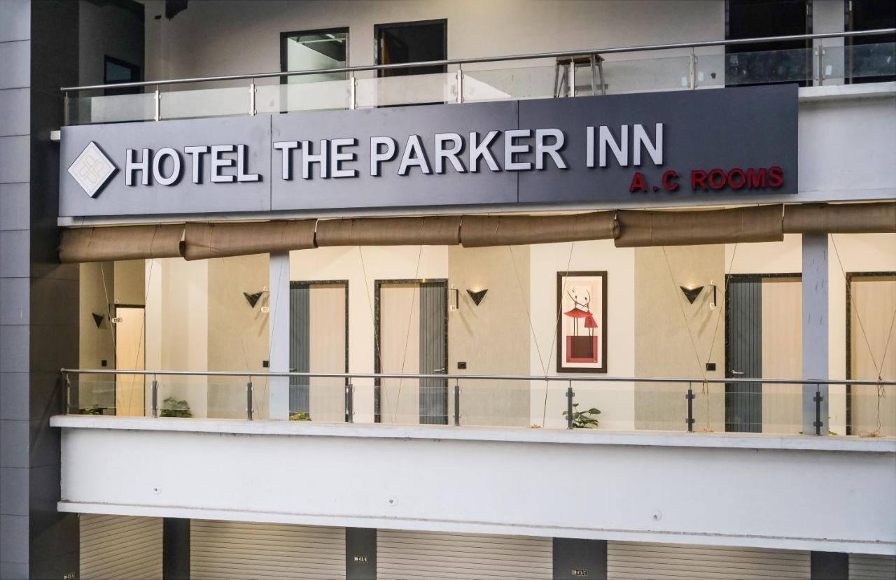 Hotel The Parker Inn By Kbnt Group Surat Esterno foto