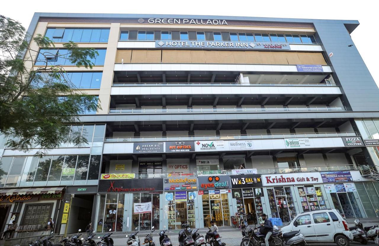 Hotel The Parker Inn By Kbnt Group Surat Esterno foto