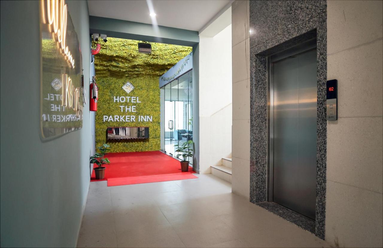 Hotel The Parker Inn By Kbnt Group Surat Esterno foto