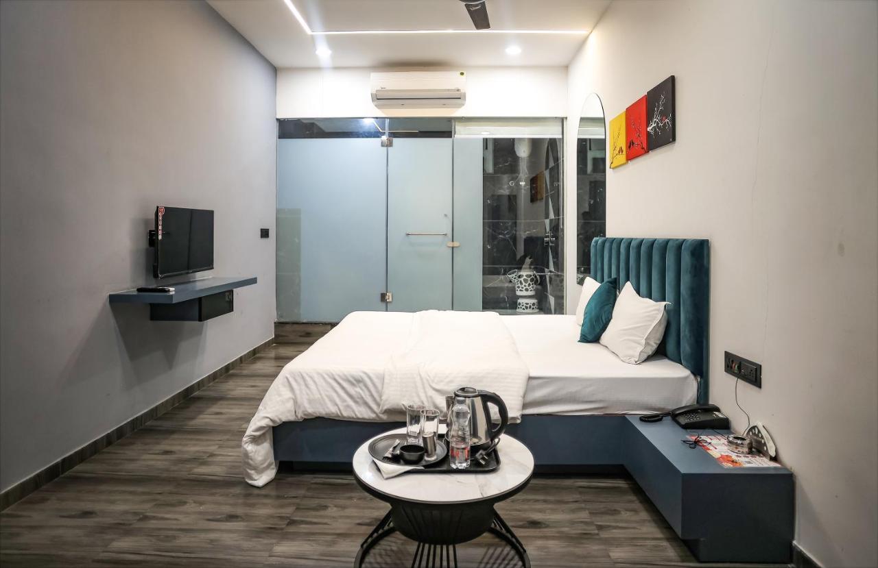 Hotel The Parker Inn By Kbnt Group Surat Esterno foto