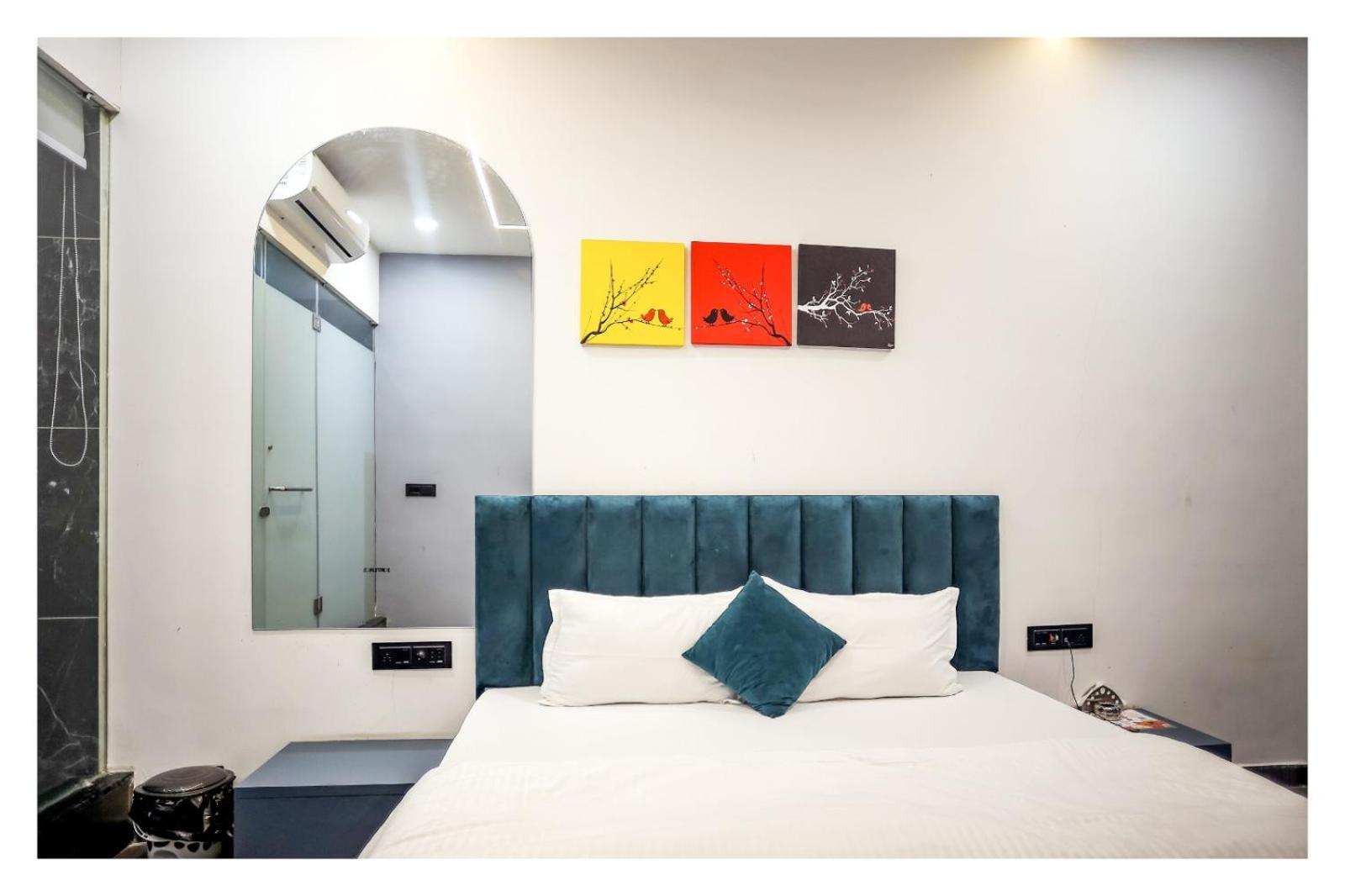 Hotel The Parker Inn By Kbnt Group Surat Esterno foto